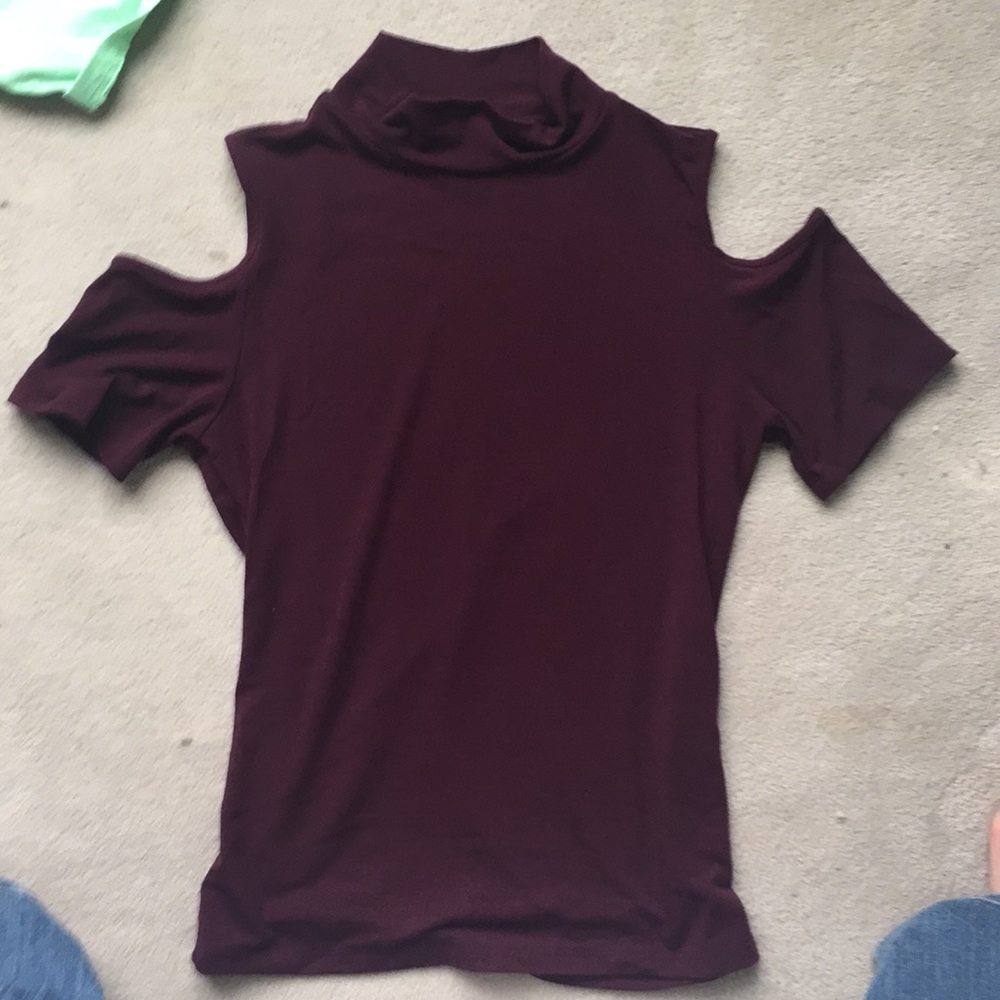 Forever 21 burgandy top with cutout shoulders